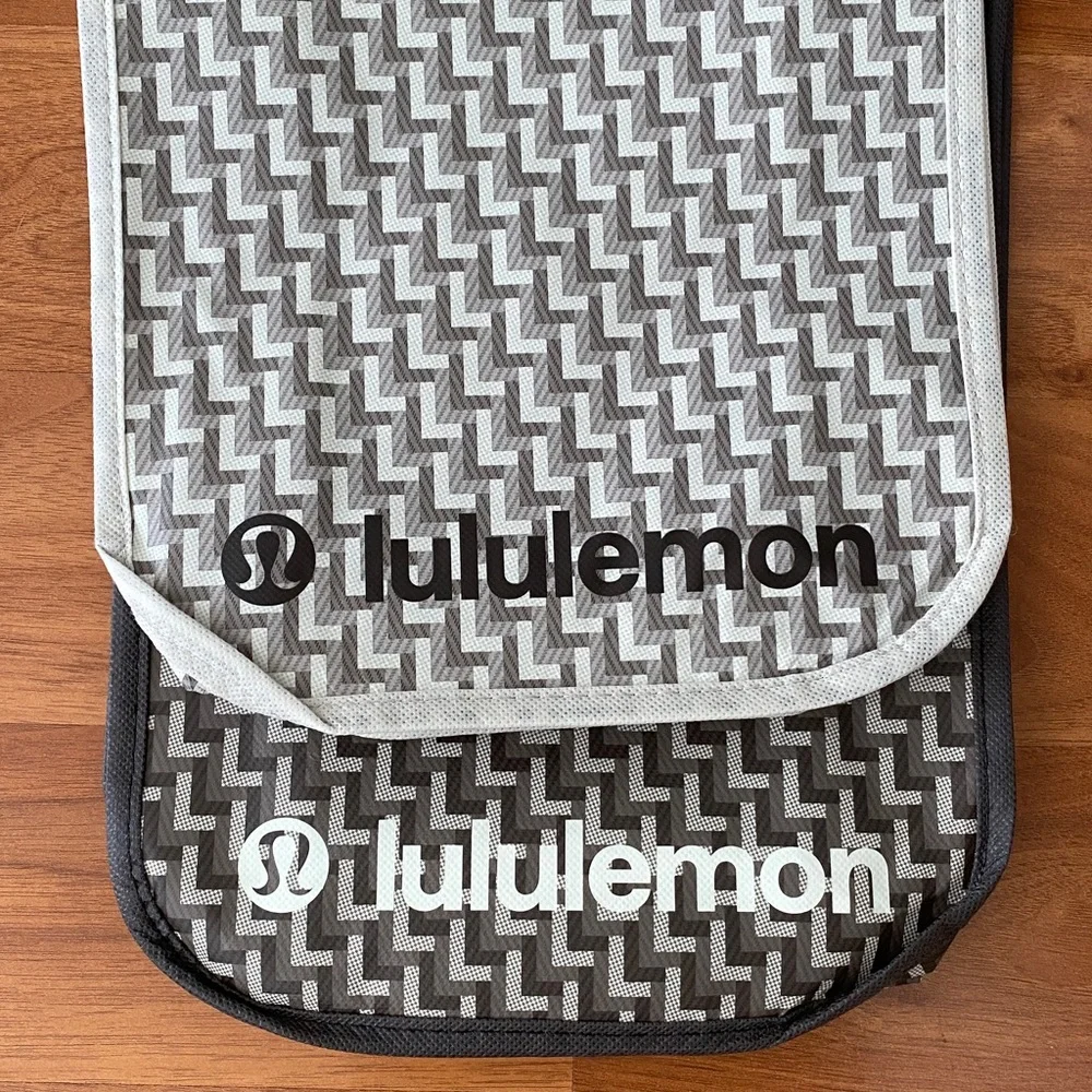 ❤️ Two Brand New Lululemon Small Holiday Tote Bags